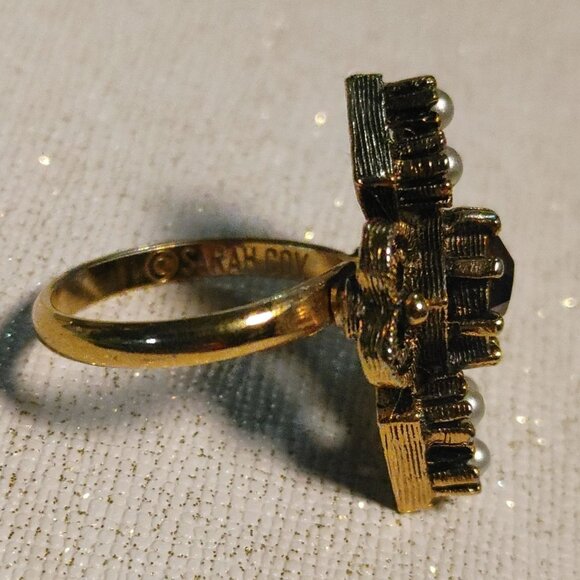 Vintage Sarah Coventry Size 6.5 Gold Tone Ring Faux Pearls Purple Rhinestone - Picture 6 of 13